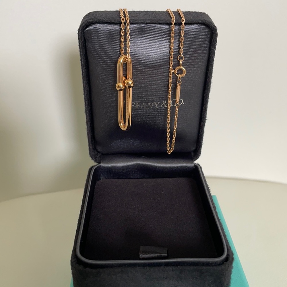 Tiffany hardware. link Pendant